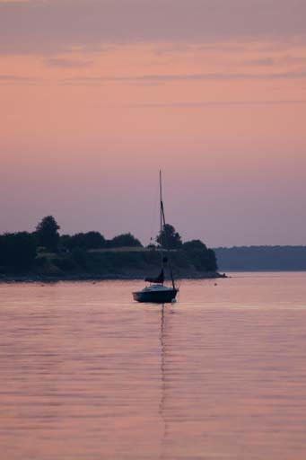 Segelboot im Sonnenuntergang